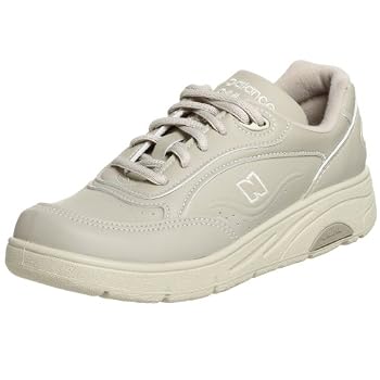 New Balance Women's WW811 Lace-up Walking Shoe