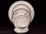 Vera Wang China Vera Lace Platinum 5 Pc Place Setting(s)