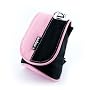 i-nique 'Dude Bag' Digitale Kamera Tasche in der Gr��e: M / Farbe: Rosa / Kompatibel mit (Samsung Digimax A50 / A502 / A503 / A55 / D85 / D860 / L80 / L85 / NV7 / S1030 / S1070 / S500 / s600 / S630 / S700 / S730 / S760 / s800 / S830 / S85 / S850 / S860 / TL100 / V700 / V800 / WB500 / WB550 / ES15 / TL320 / SL202 / SL30 / SL820 / SL620 / ES17 / ES20 / ST1000 / WB1000 / WB600 / WB650)