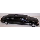 Kinsmart 1 38 Scale Diecast 1999 Lincoln Town Car Stretch Limousine in Color Black