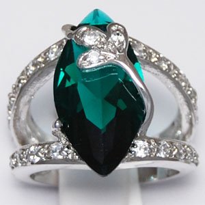 925 Sterling Silver Ring with inlaid Clear/Emerald CZ - Size 5-10