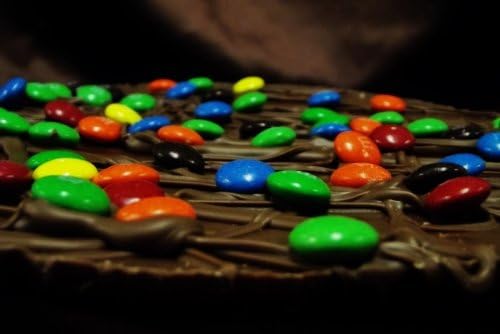 Chocolate Pizza (25 oz, 12") - topped with M&Ms