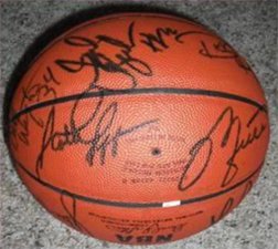 Signed 1995-1996 Chicago Bulls Team-Signed Basketball Jordan Pippen