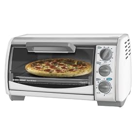 Black and Decker TRO490W Toast-R-Oven Classic 4-Slice Countertop Oven, White by Black & Decker