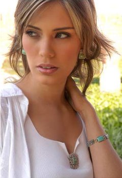 'Baroque ' jewelry set 1.4 W x 1.5 L