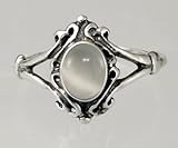 An Elegant Sterling Silver Victorian Ring Featuring a Lovely White Moonstone Gemstone