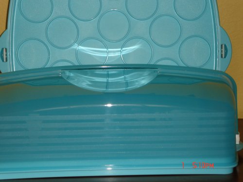 Tupperware Rectangular Cake or Cupcake Taker- Carribean Blue