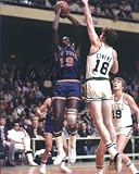 Willis Reed Autographed New York Knicks 8x10 Photo ~ Hall of Famer