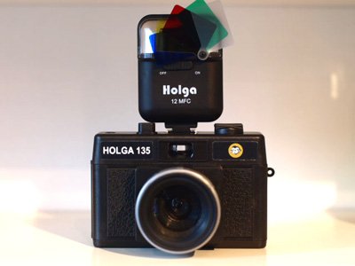 HOLGA135クローズアップレンズ付き カラーフィルター内蔵ストロボセット HOLGA135CUCFSET
