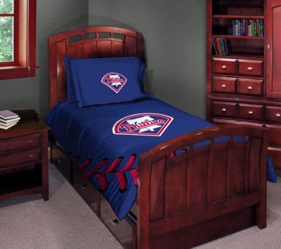 MLB Philadelphia Phillies Twin/Full Comforter with Two Pillow Shams