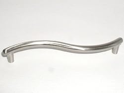 Top Knobs-Nouveau II Collection M506 Pull in Brushed Satin Nickel