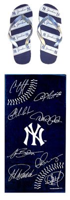 New York Yankees Beach Towel and Flip Flop Combo Set Sz L
