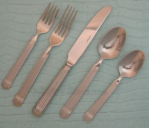 Retroneu Esprit 64 Piece service for 12 Flatware Set 18/10 Stainless Steel