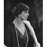 Side portrait of her Grand Duchess Helena of Russia, photo Lafayette Portrait Archive (Print On Demand)