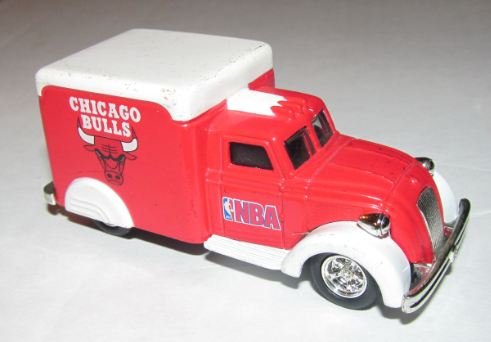 Chicago Bulls 1997 Matchbox Diecast '38 Dodge Airflow Truck NBA 1:80 Scale White Rose Collectible Car