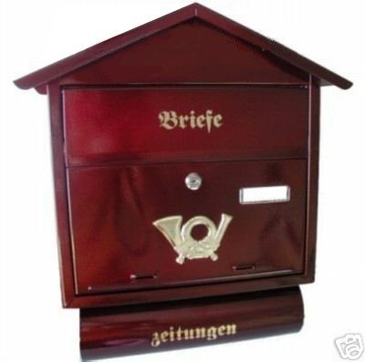 Antiker Briefkasten mit Zeitungsrolle bordeaux