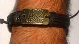 Pulsera artesanal hecha a mano de cuero con charm de Jesus/ Handmade Leather Christian Bracelet with charm of Jesus.