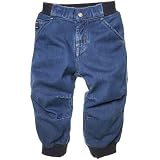 POLARN O. PYRET Jeans in a relaxed silhouette with a touch of hip-hop. Pre-bent knees for ease of mo
