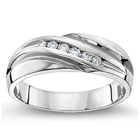 Comfort-Fit Men's Wedding Ring in 14k White Gold or Yellow Gold (H/I1, 1/7 ct. tw.)
