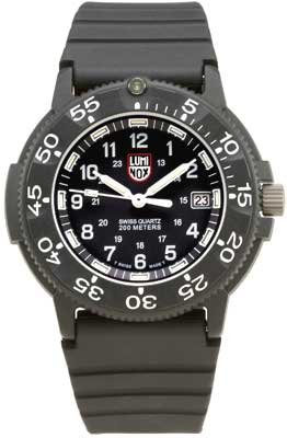 Luminox 2005 New Dial Design with Large Traser Dot   Original Navy Seal Dive Watch 3001 (Black Dial  Black Polymer Band  Mineral Glass Crystal  200 Meter Water Resistance  Self Powered Luminous Function  Stainless Steel Case Back  Swiss Made)