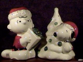 Lenox Snoopys Christmas Earthenware Pepper Set
