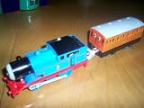 TOMY THOMAS THE TANK TRACKMASTER- THOMAS ENGINE AND ANNIE CARRIAGE - TALK AND ACTION SYSTEM