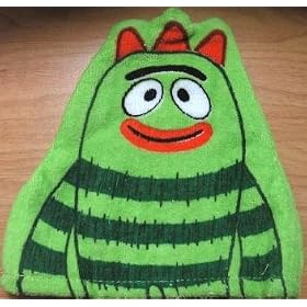 Yo Gabba Gabba Magic Mitts - Brobee by Basic Fun