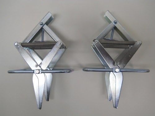 (2) NIB NEW EASY MOLE PEST RODENT TRAPS EASY SET DESIGN