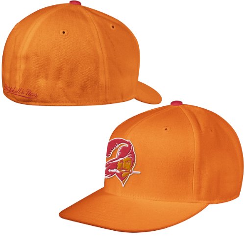 Mitchell & Ness Tampa Bay Buccaneers Fitted Throwback Hat Size: 7 7/8