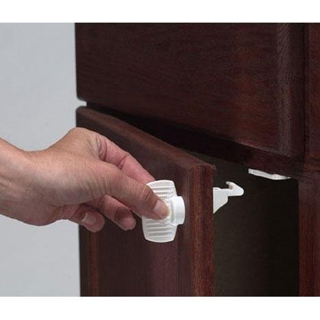 KidCo Magnet 4 Lock sold separately)