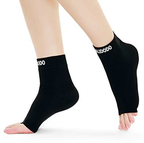 Plantar Fasciitis Socks with Arch & Foot Support Compression Foot Sleeves for Effective Heel, Arch & Ankle Support Improves Circulation, Soothes Achy Feet, Minimizes Foot Pain (1 Pair, Black)