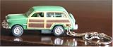 1949 Ford Woody Wagon Keychain - Green
