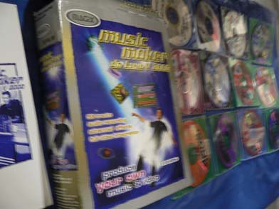 Music Maker De Luxe V 2000 with 11 CDs of music instruments