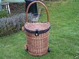 Wicker shopping trolley with removable waterproof liner