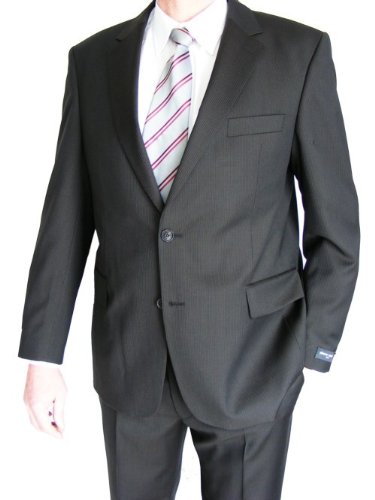 modischer Anzug von Pierre Cardin