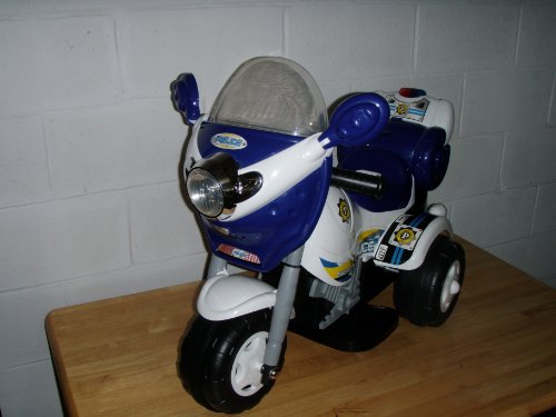 Childrens Battery Operated Rechargeable Electric Police Motorcycle Bike- Medium Size; White / Blue Color