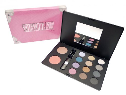 W7 Make Up Cosmetic Tool Kit (Eyeshadows, blushers)