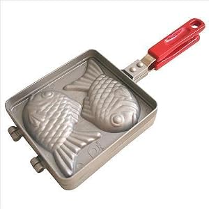 Click to buy TAIYAKI Japanese fish-shaped cake makerfrom Amazon!