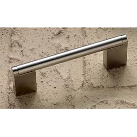 Cliffside T366-672-BNA ; T366 672 BNA Stainless Steel Pull CC Metric: 672mm - US: 26 1/2 inch OA 27 1/4 inch H 1 1/4 inch GH 1 1/8 inch
