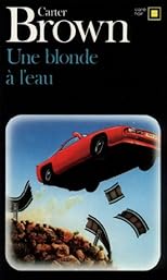 Une blonde à l'eau