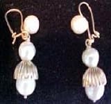 MID-CENTURY GOLD & Cultured PEARL EARRINGS