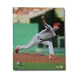 Autographed/Hand Signed Roy Oswalt 16-by-20 inch Philadelphia Phillies photo (MLB Authenticated)