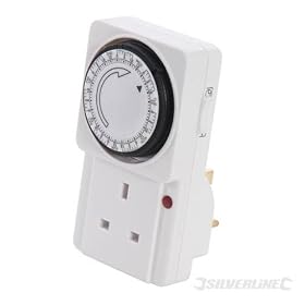 SILVERLINE Plug-In Mechanical Timer