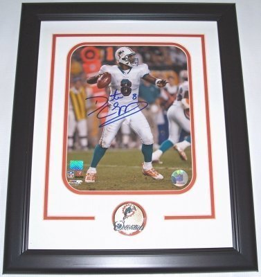 Daunte Culpepper Autographed Miami Dolphins 8x10 Action Photo (white jersey) ~ Custom Framed with team medallion