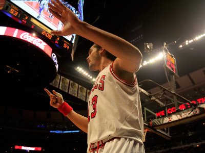 Los Angeles Lakers v Chicago Bulls: Joakim Noah Photographic Poster Print by Jonathan Daniel, 42x56