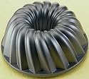 Kaiser Bakeware Kaisercast 9-1/2-Inch Classic Bundtform Pan