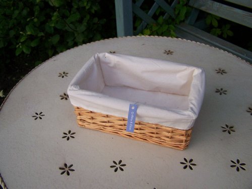 TRADITIONAL SMALL WICKER STORAGE BASKET WITH LINER TRADITIONAL SMALL WICKER STORAGE BASKET WITH LINER