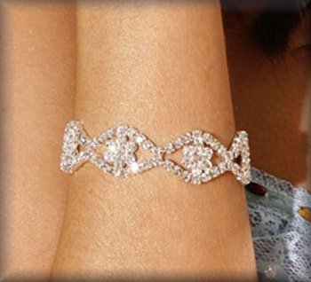 Click here to buy Rhinestone Stretch Bracelet with Flower Design..