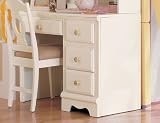 Lea Spring Garden Student Desk in Clean White