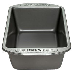 Farberware Bakeware 9-by-5-Inch Loaf Pan by Farberware